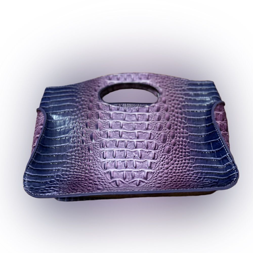 Womens Faux Crocodile Patterned Purse NWT - Picture 2 of 5